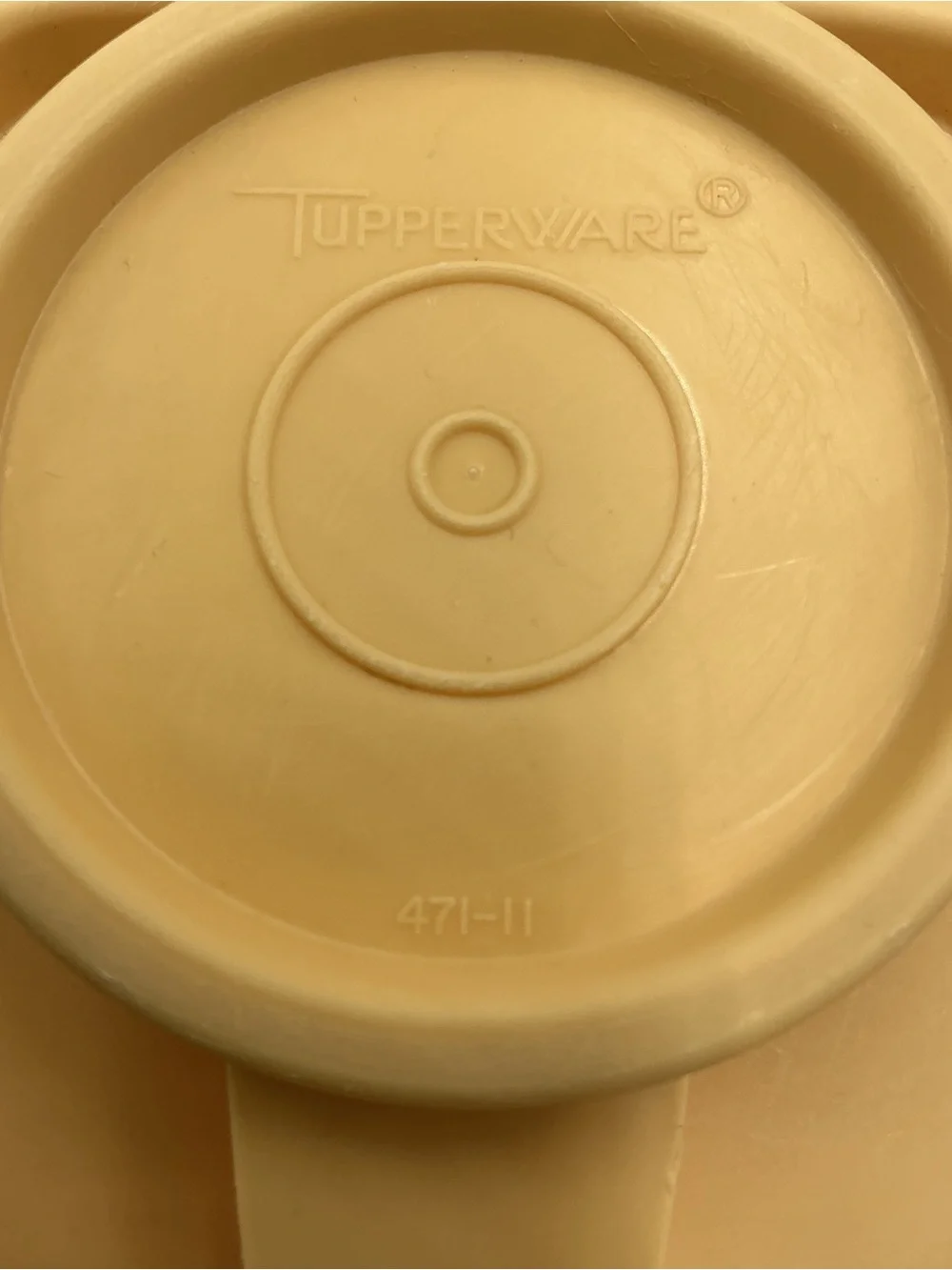 Vintage Tupperware Set of 2 Cereal Snack Keeper Containers Yellow & Beige w/Lids